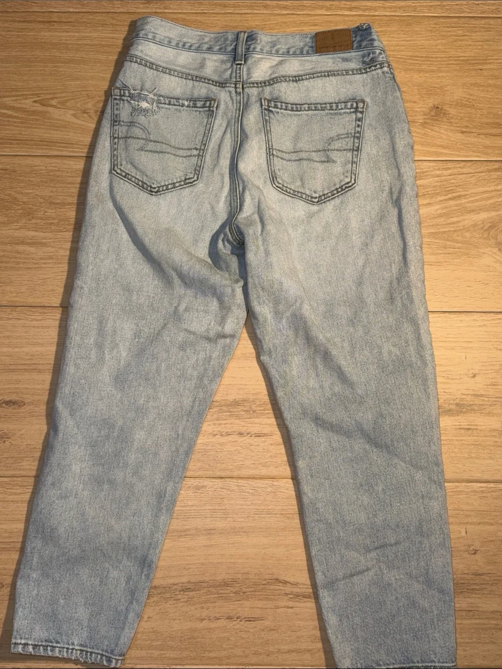 American Eagle Outfitters Light Blue mom  Jeans size 4 short